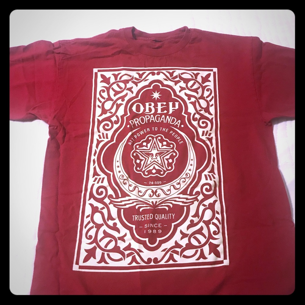 Men’s Obey t-shirt